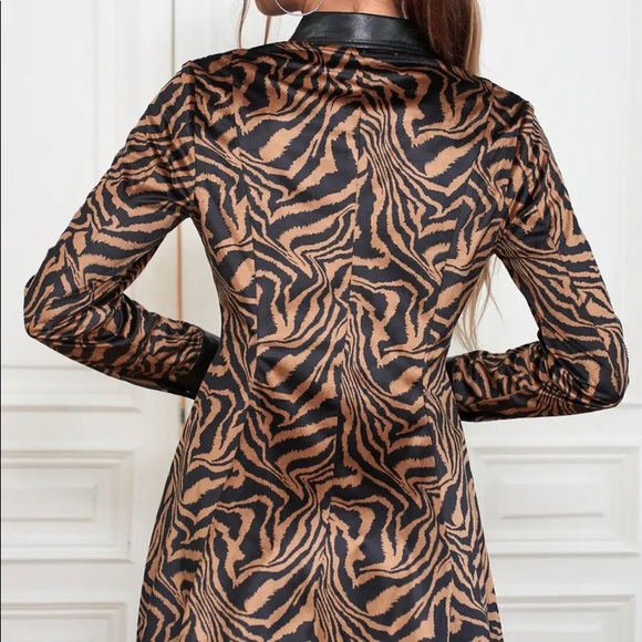 Collar Tiger Long Sleeves Mini Dress - Picture 3 of 3